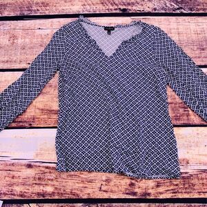 Talbots Shirt Womans XS Navy Blue White Pattern Blouse V Neck‎ Bell Sleeve